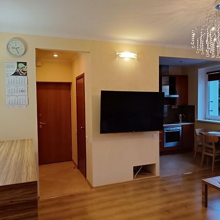 Quiet Dzelzavas Street Apartment 리가 외부 사진