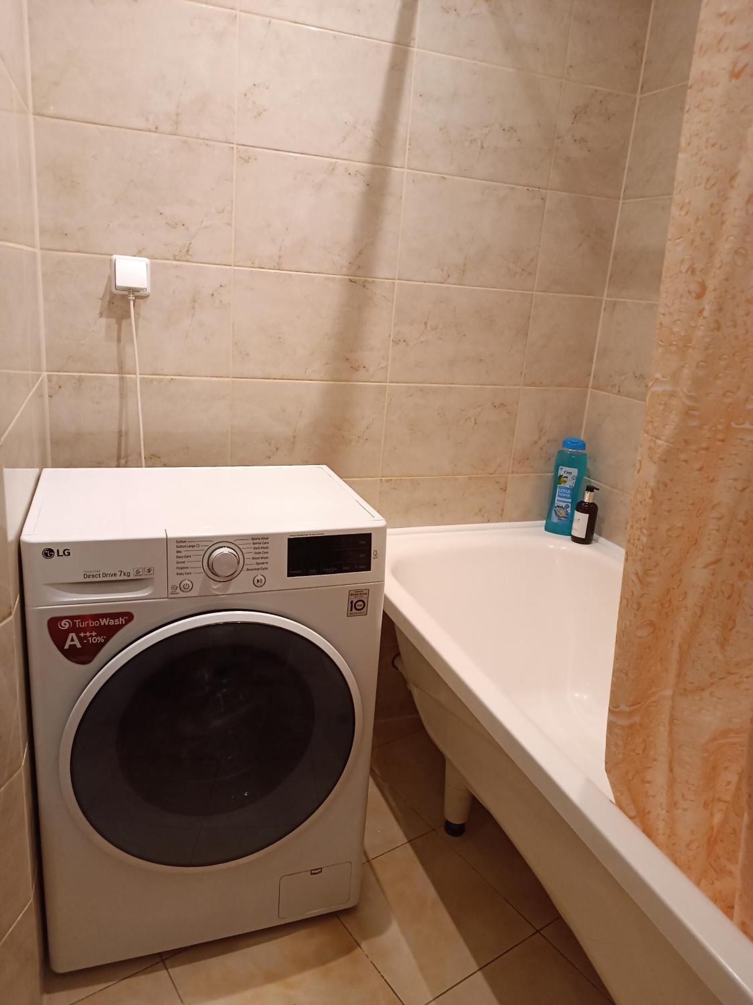 Quiet Dzelzavas Street Apartment 리가 외부 사진